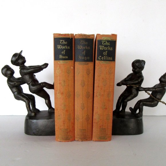 Vintage bronze bookends - children playing - "tug of war" -  bronze figurines - Picture 2 of 10